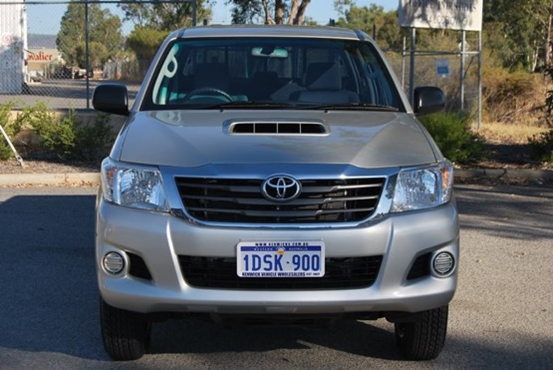 2011 TOYOTA HILUX SR KUN26R