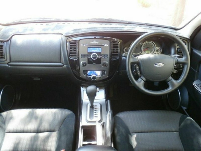 2010 FORD ESCAPE ZD