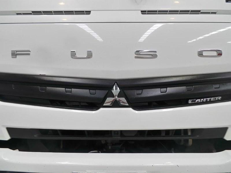 2012 FUSO CANTER 515