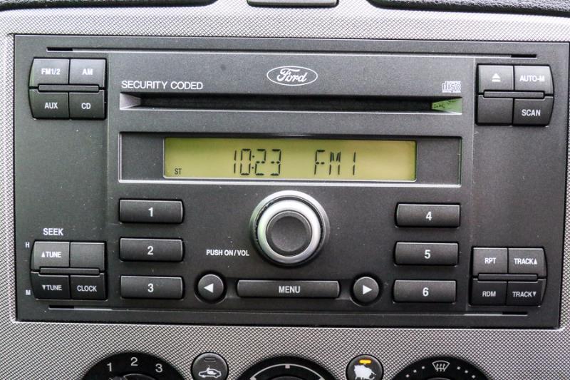 2005 FORD FOCUS LS