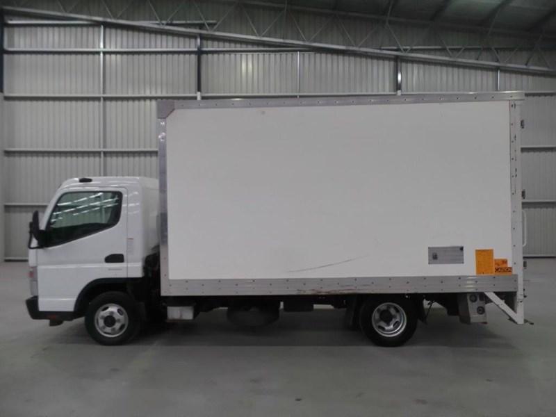 2012 FUSO CANTER 515