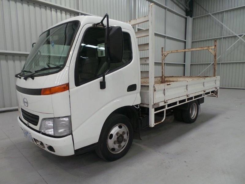 2001 HINO DUTRO