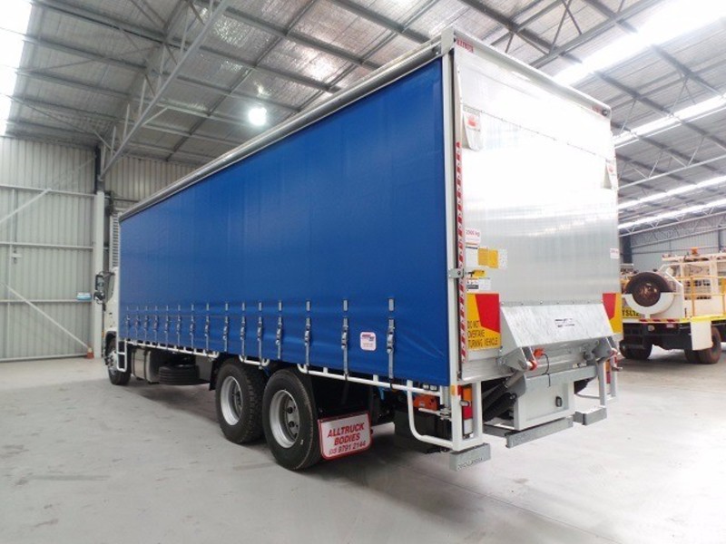 2016 HINO GH 1728-500 Series GH 1728-500 Series Truck