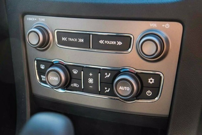 2011 HOLDEN COMMODORE OMEGA VE II MY12
