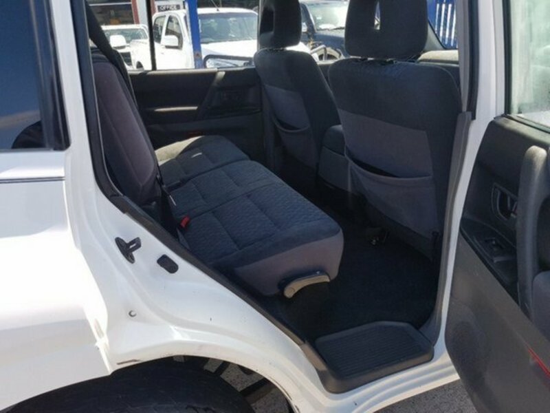 2003 MITSUBISHI PAJERO GLX LWB (4x4) NP