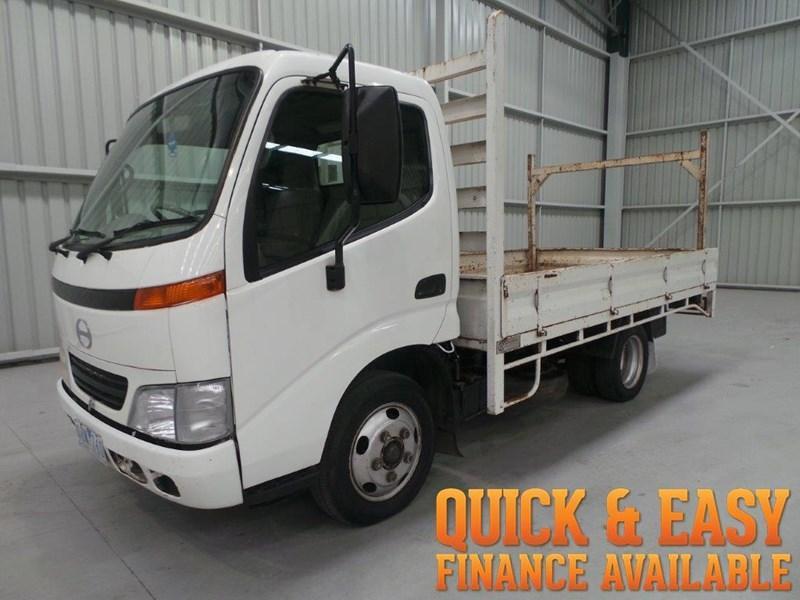 2001 HINO DUTRO