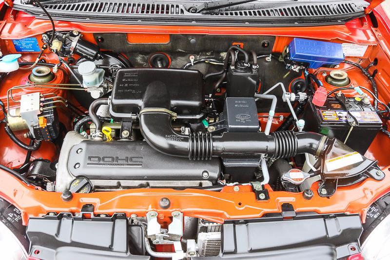 2004 SUZUKI IGNIS