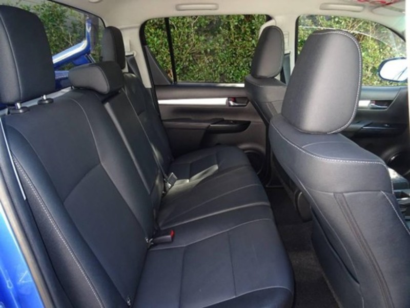 2015 TOYOTA HILUX SR5 GUN126R