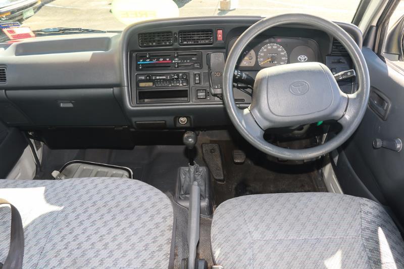 2003 TOYOTA HIACE COMMUTER RZH125R