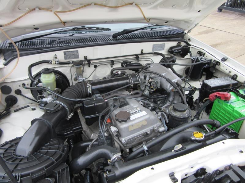 2003 TOYOTA HILUX RZN149R MY02