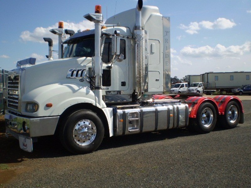 2011 MACK TRIDENT TRIDENT Truck