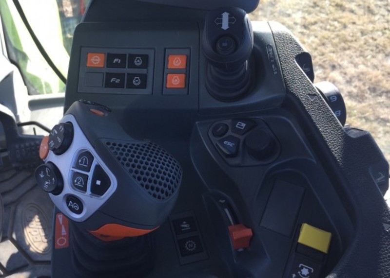 Claas AXION 930 Tractor
