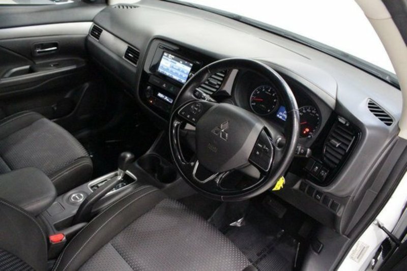 2015 MITSUBISHI OUTLANDER ES (4x4) ZJ MY14.5