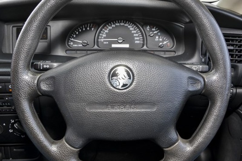 2000 HOLDEN VECTRA GL JS II
