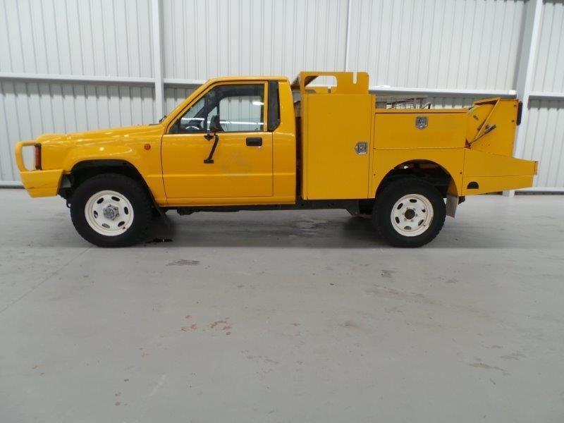 1995 MITSUBISHI TRITON MJ