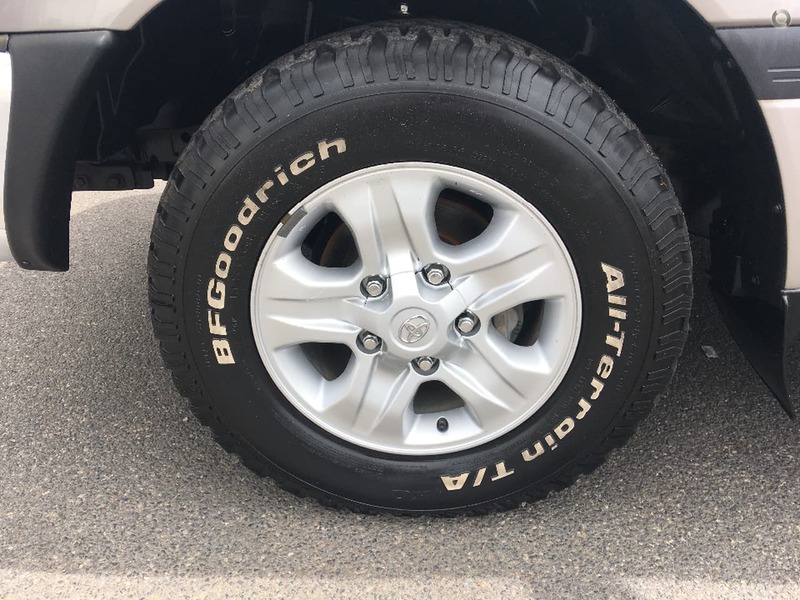 2006 TOYOTA LANDCRUISER GXL HDJ100R