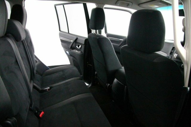 2007 MITSUBISHI PAJERO VR-X LWB (4x4) NS
