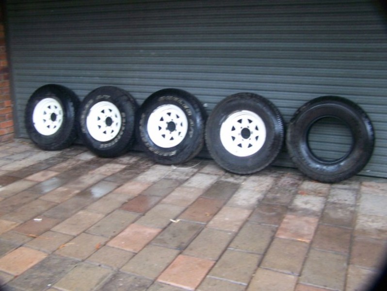 LANDCRUISER R16 TYRES