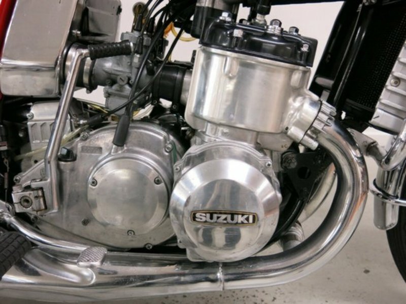 1975 SUZUKI GT750