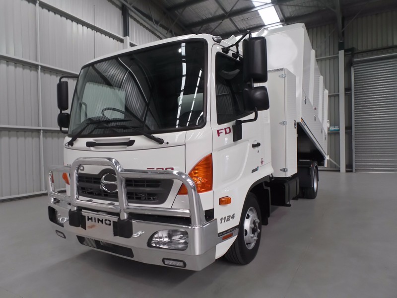 2016 HINO FD 1124-500 Series FD 1124-500 Series Truck