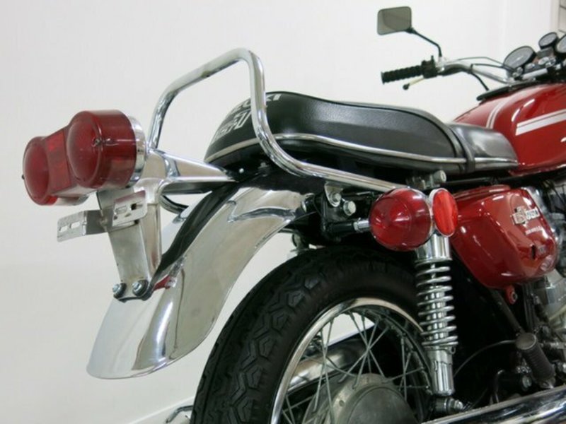 1975 SUZUKI GT750