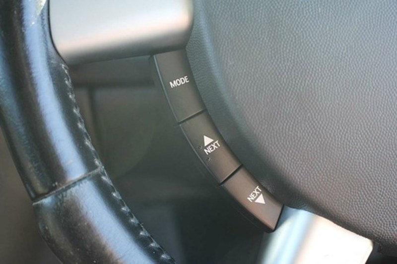 2004 HOLDEN ADVENTRA LX8 VY II