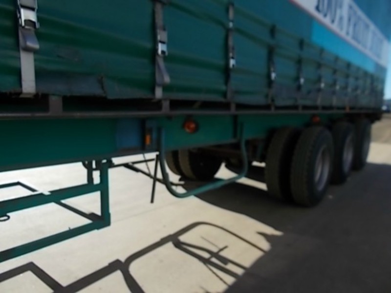 1981 Krueger Curtainsider Semi Trailer