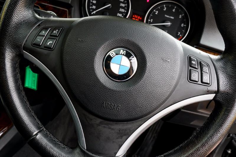 2009 BMW 325i