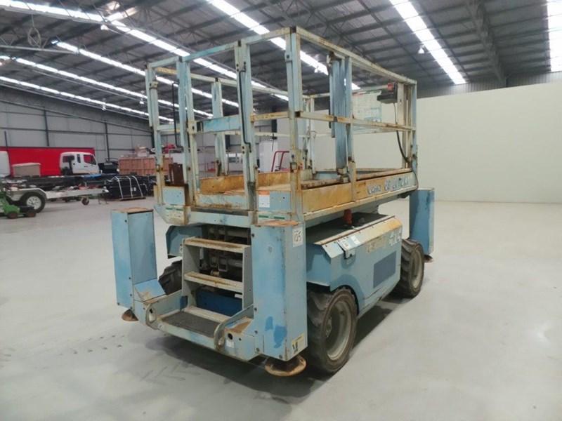 2005 GENIE GS2668RT SCISSOR LIFT