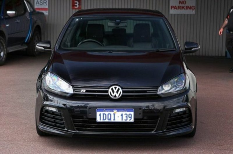 2011 VOLKSWAGEN GOLF R 1K MY11