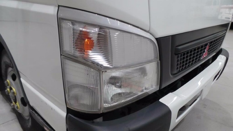 2006 FUSO Canter Canter Truck
