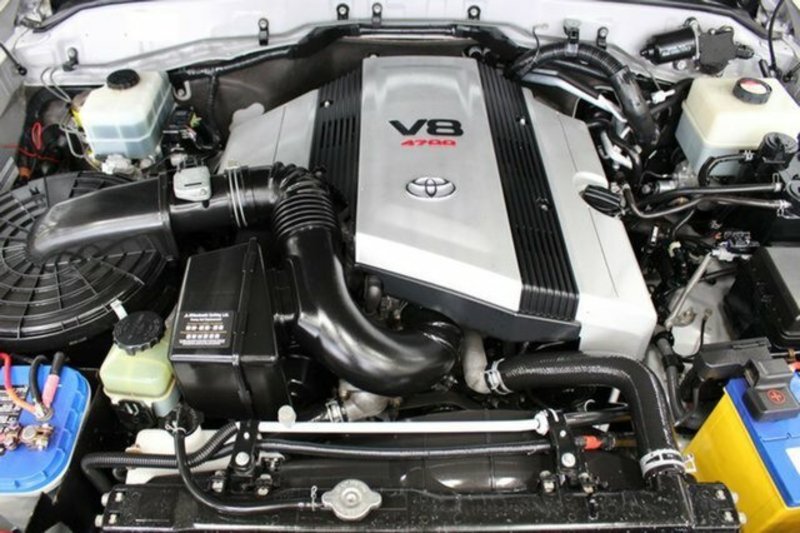 2006 TOYOTA LANDCRUISER SAHARA (4x4) UZJ100R UPGRADE