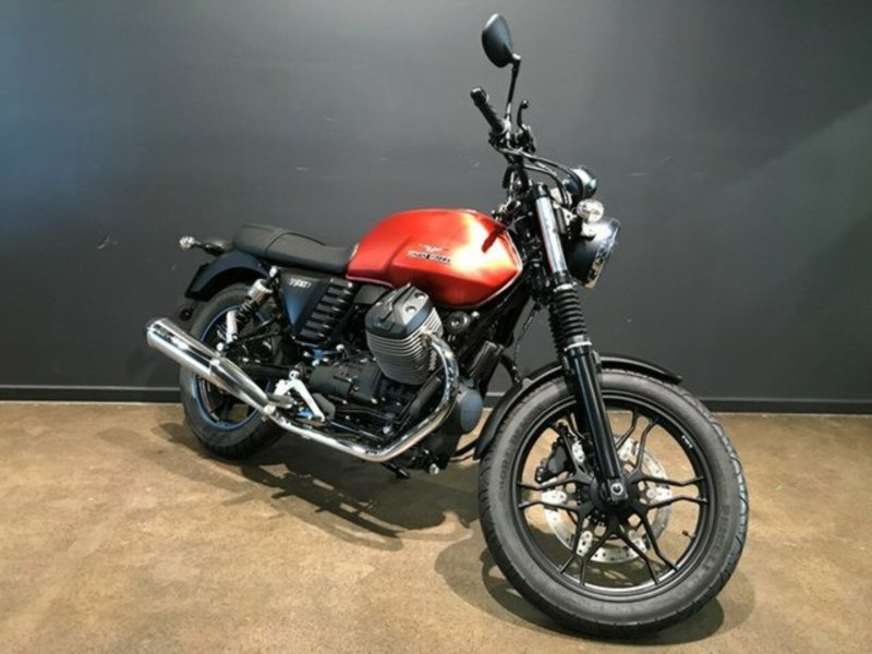 2017 MOTO GUZZI V7 II Stone