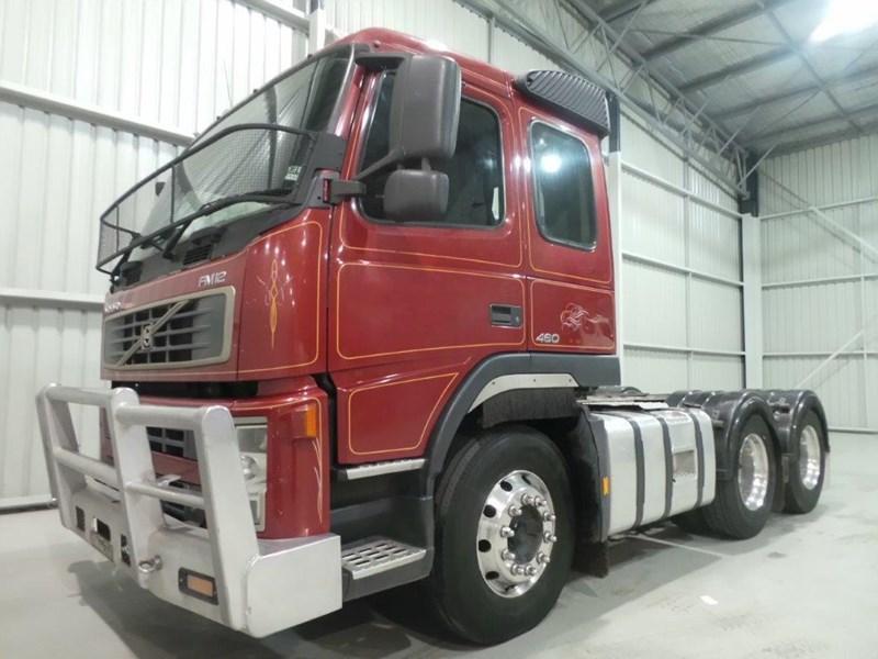 2005 VOLVO FM12
