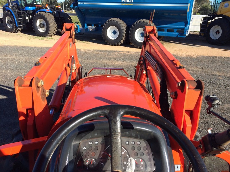 Kioti DK901 Tractor