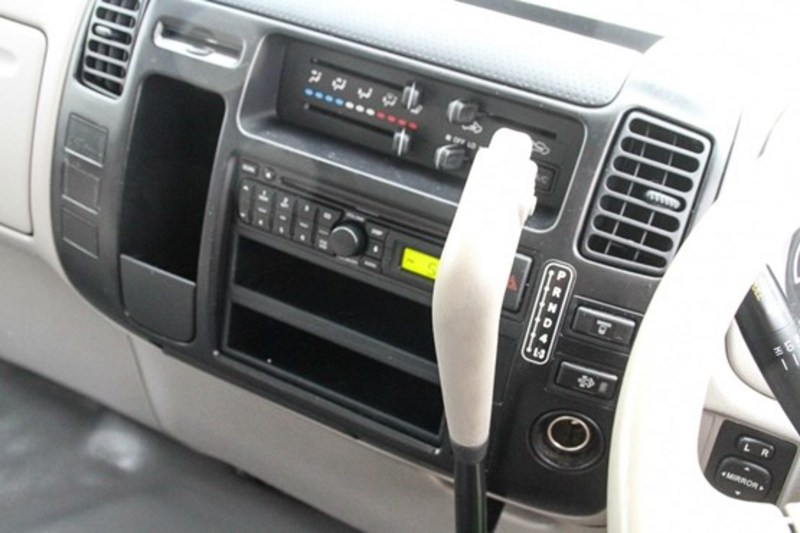 2011 HINO 300 SERIES 616 4X2 AUTO