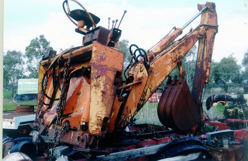 BACKHOE DETACHABLE ASSEMBLY