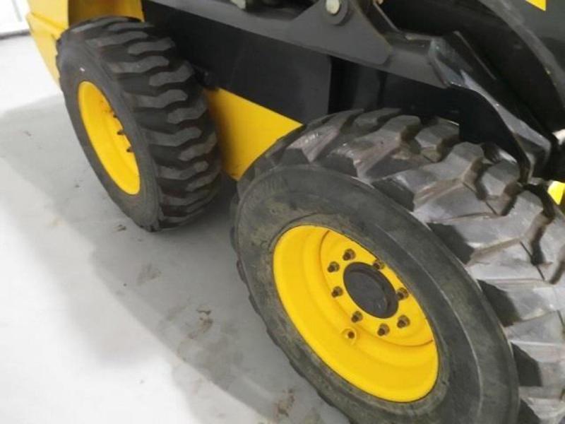 2011 NEW HOLLAND L220 SKID STEER LOADER