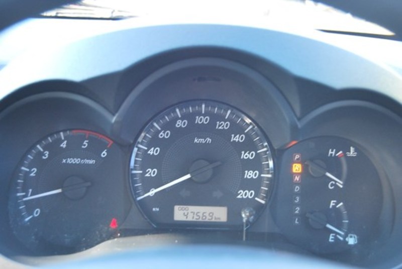 2011 TOYOTA HILUX SR KUN26R