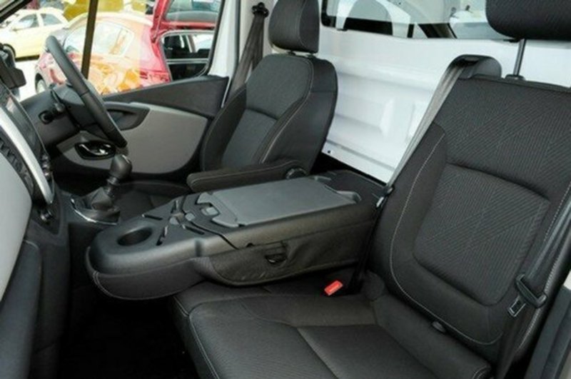 2016 RENAULT TRAFIC 103KW Low Roof SWB X82