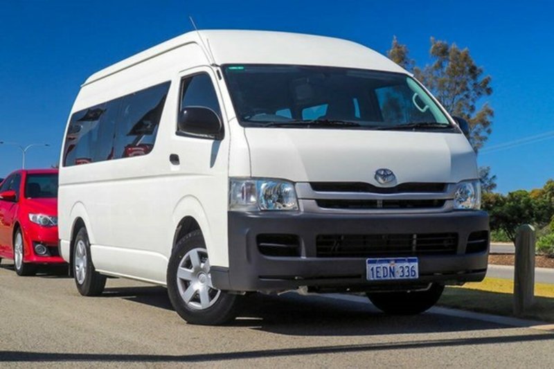 2010 TOYOTA HIACE COMMUTER TRH223R MY11 UPGRADE