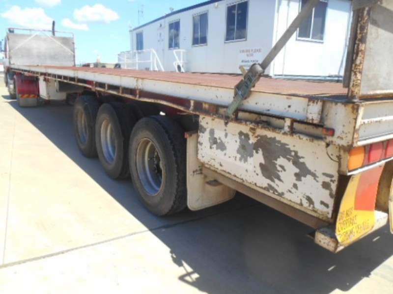 1985 Fruehauf Flat top Semi Trailer