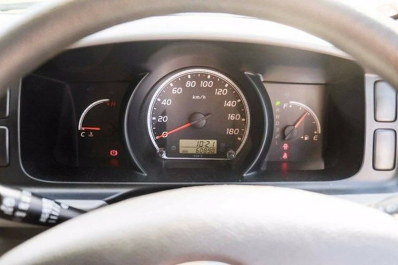 2013 TOYOTA HIACE LWB TRH201R MY12 UPGRADE