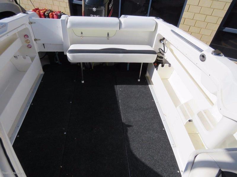 Haines Signature 632f WALK AROUND BIG VOLUME BOAT GREAT FISHING N FAMILY