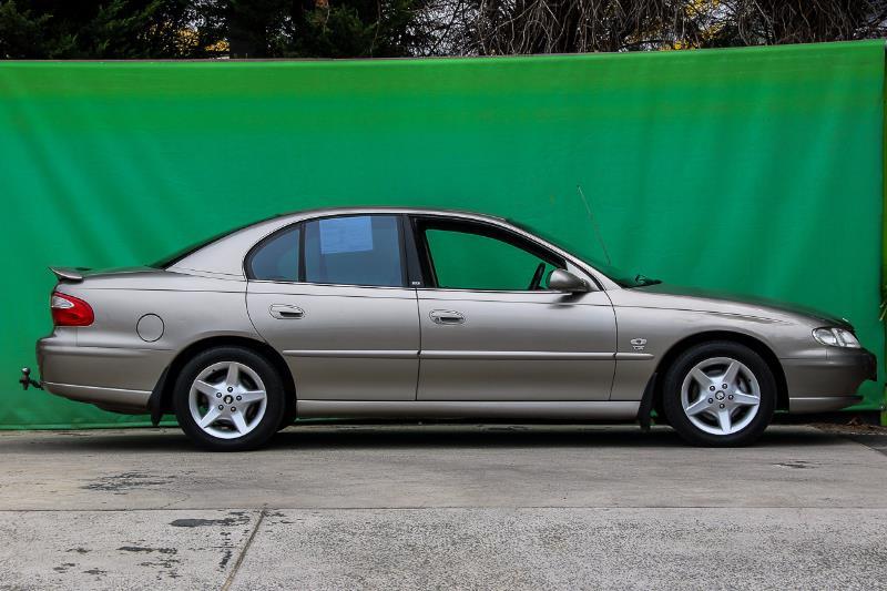 2002 HOLDEN BERLINA VX II