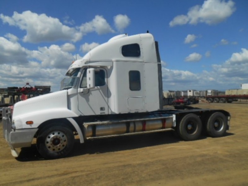 2000 FREIGHTLINER Century C(ST)120 Century Class FLX Century C(ST)120 Truck