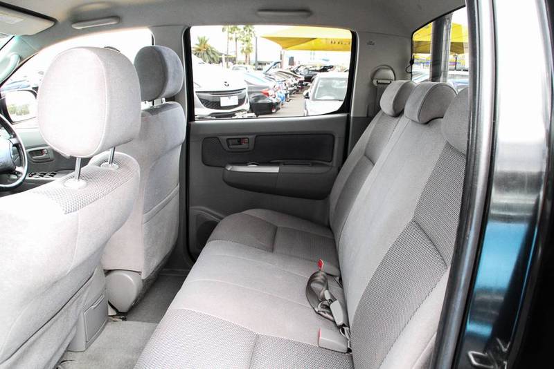 2009 TOYOTA HILUX SR5 (4x4) KUN26R 09 UPGRADE