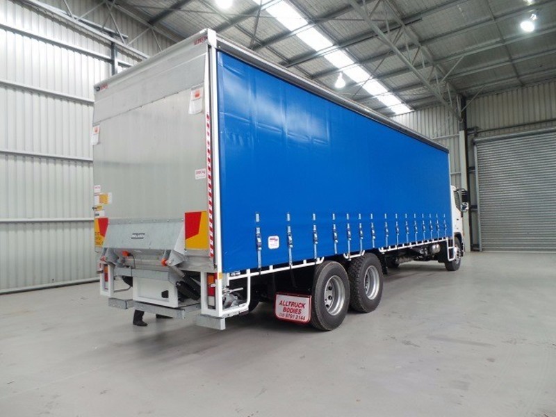 2016 HINO GH 1728-500 Series GH 1728-500 Series Truck