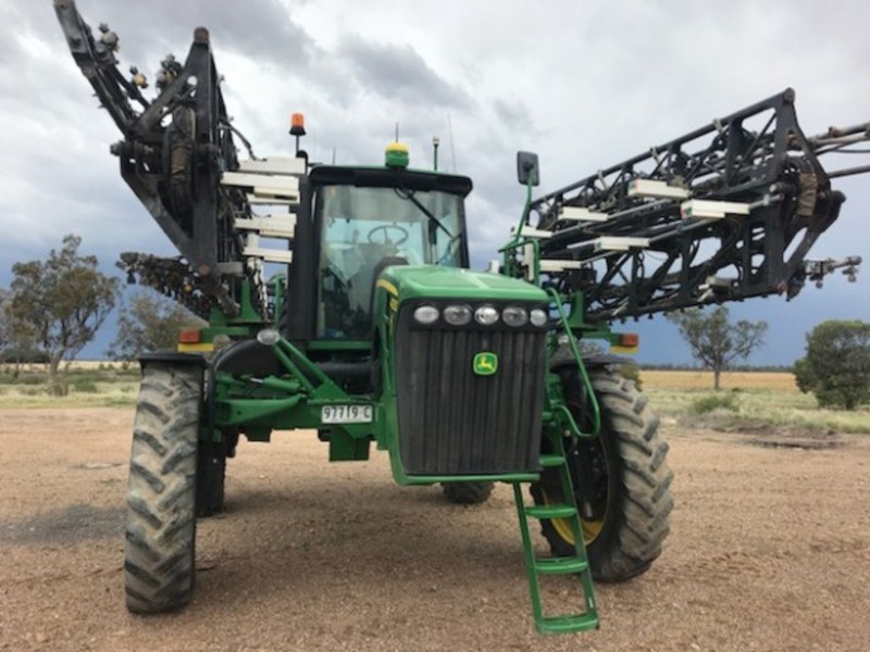 JOHN DEERE 4930 Sprayer