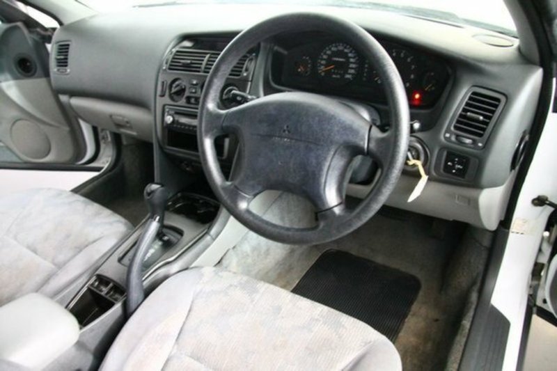 2001 MITSUBISHI MAGNA EXECUTIVE TJ